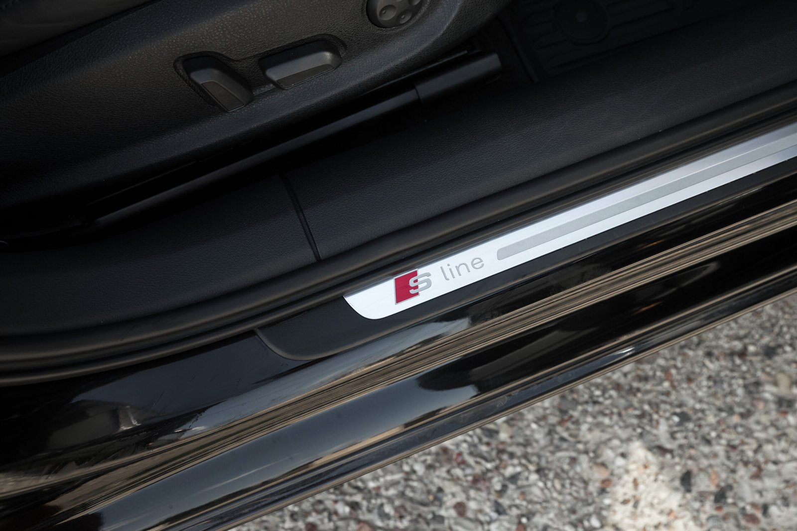 
								AUDI A6 S-LINE 3.0D 180KW QUATTRO full									