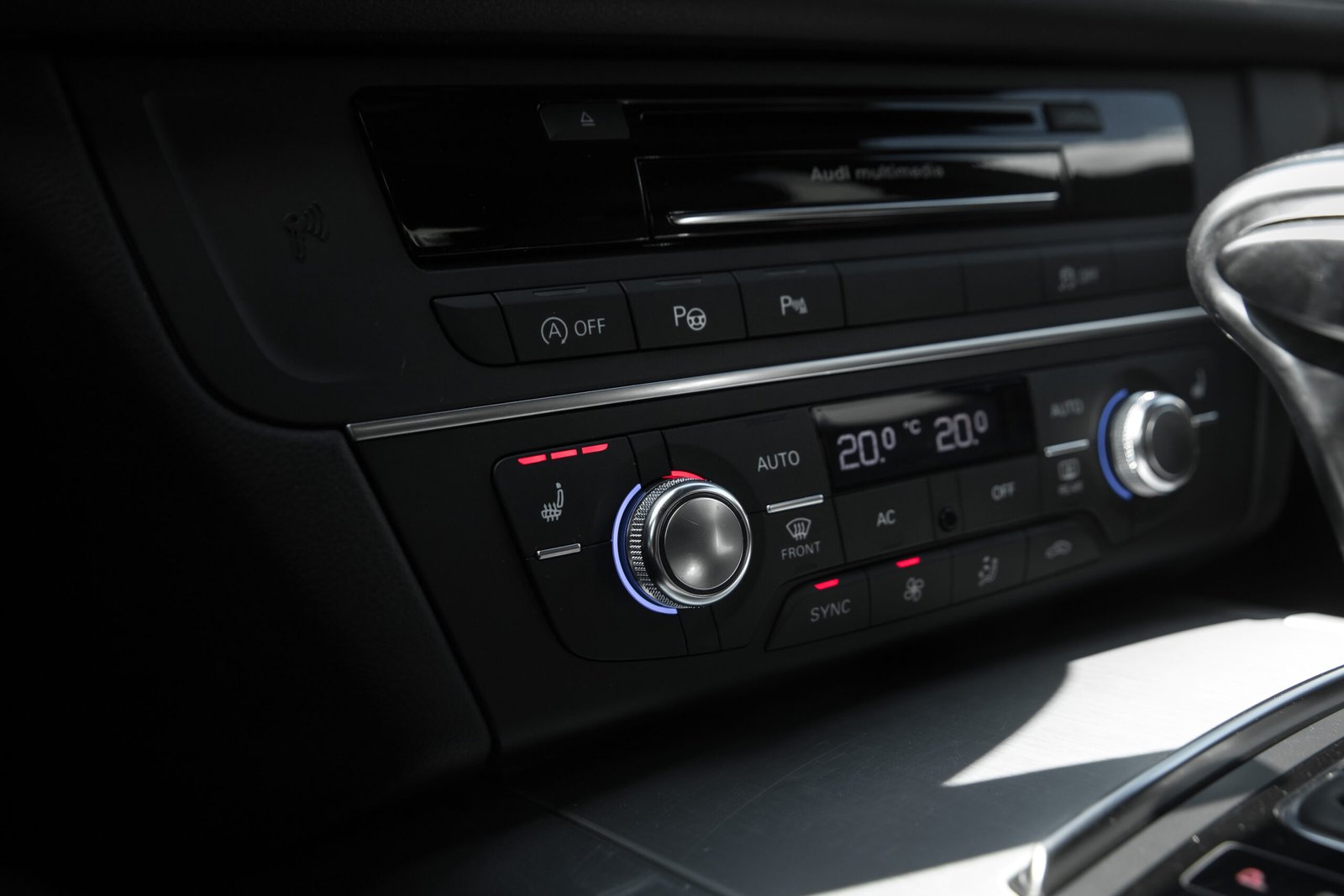 
								AUDI A6 S-LINE 3.0D QUATTRO 180KW full									