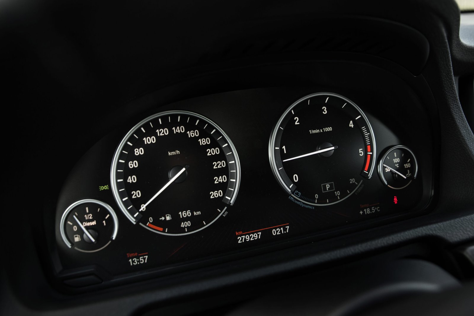 
								BMW GT 530D 180KW BLACK EDITION full									