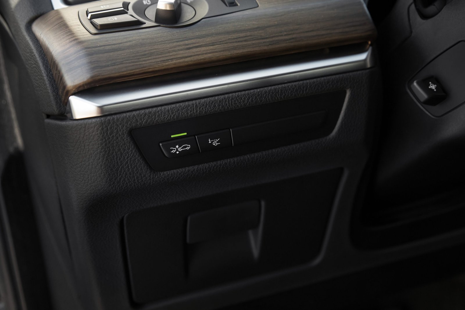 
								BMW GT 530D 180KW BLACK EDITION full									