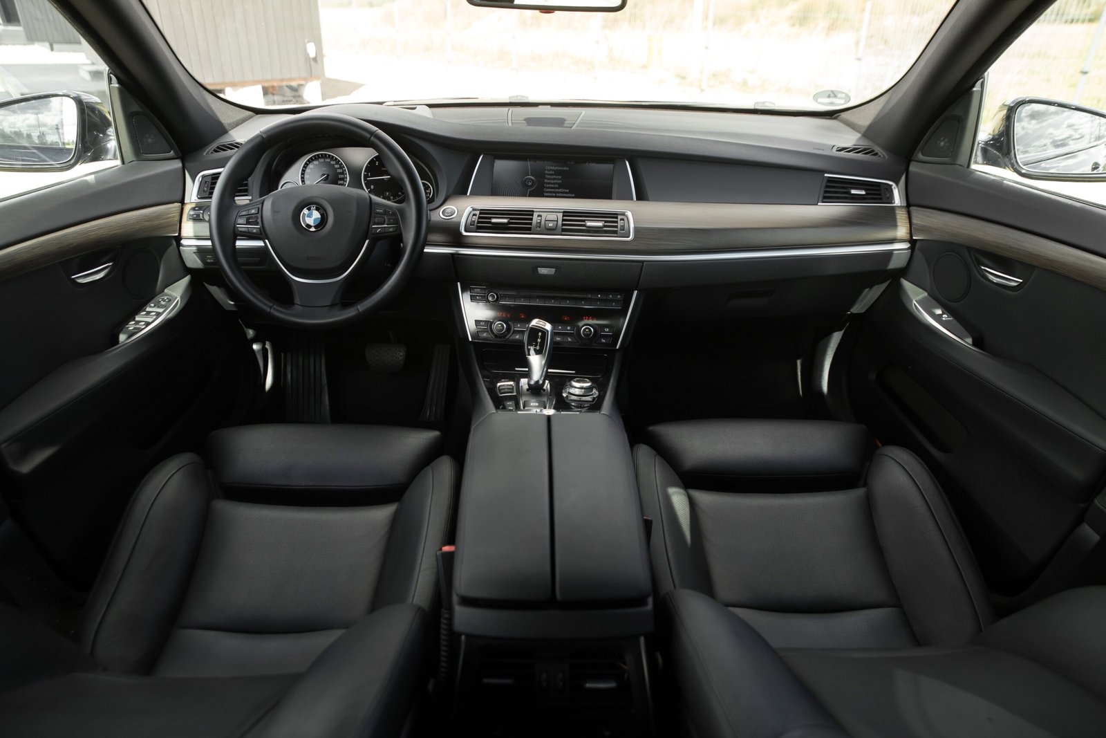 
								BMW GT 530D 180KW BLACK EDITION full									