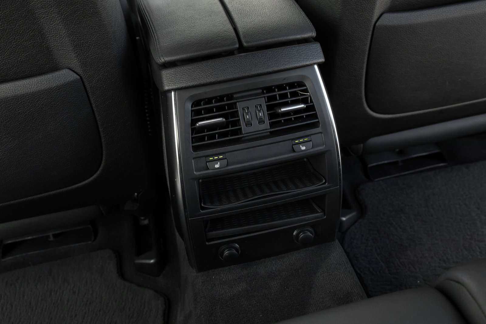 
								BMW GT 530D 180KW BLACK EDITION full									