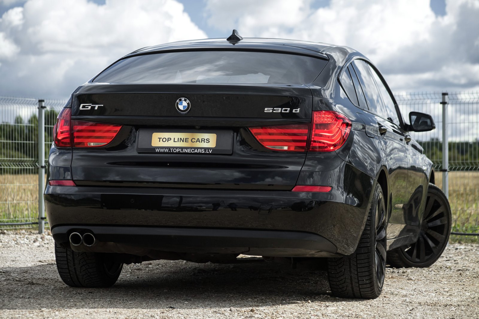 
								BMW GT 530D 180KW BLACK EDITION full									