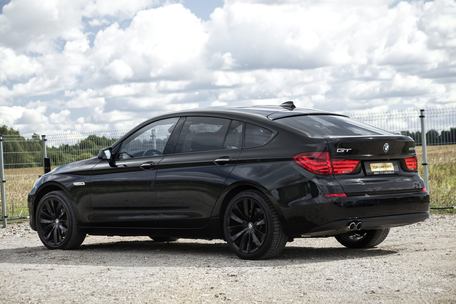 
								BMW GT 530D 180KW BLACK EDITION full									