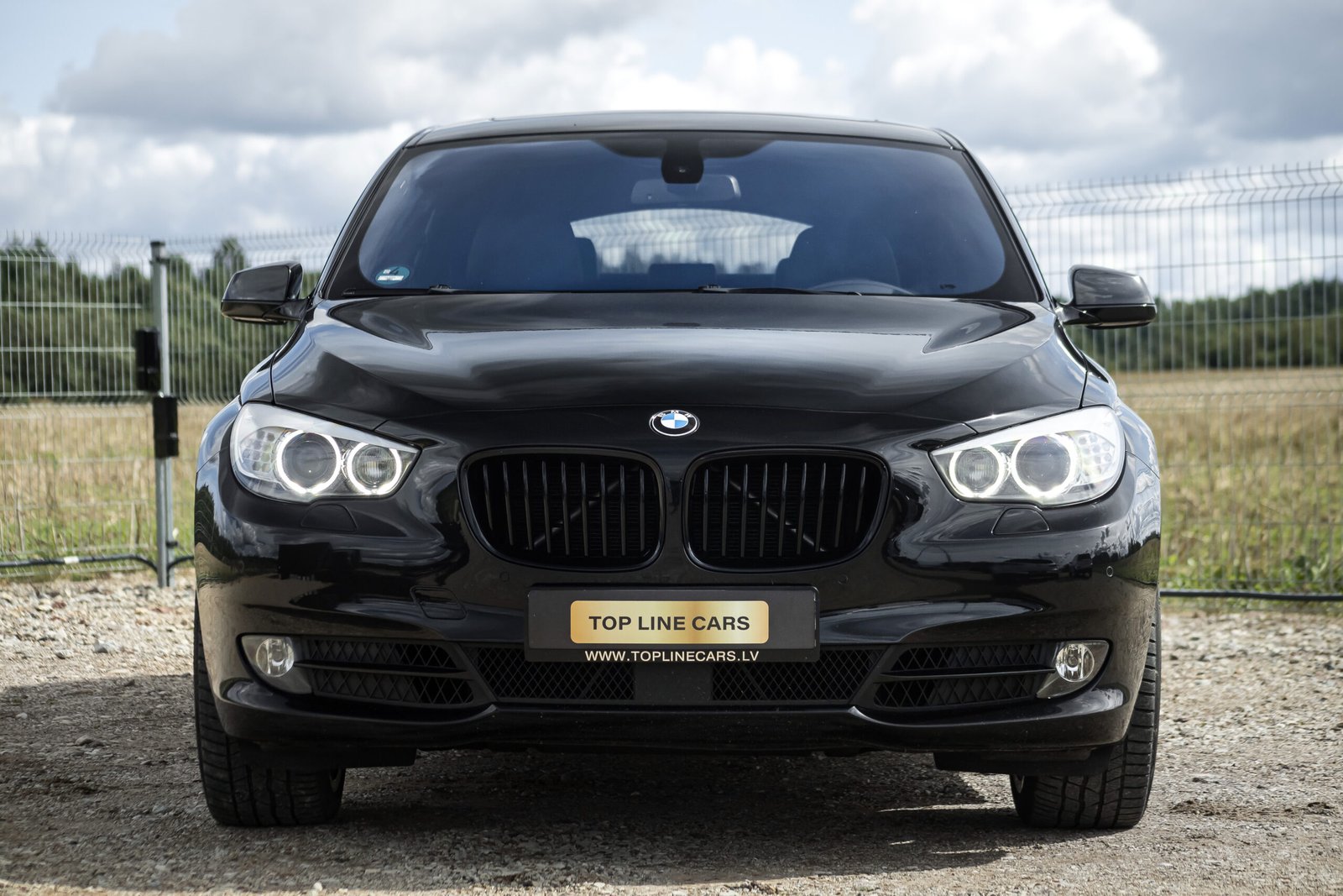 
								BMW GT 530D 180KW BLACK EDITION full									