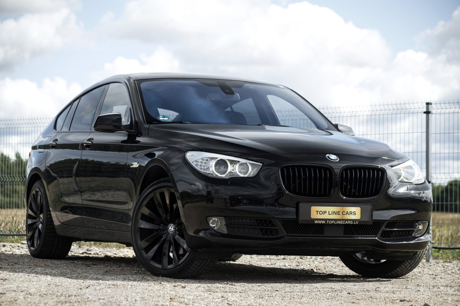 
								BMW GT 530D 180KW BLACK EDITION full									