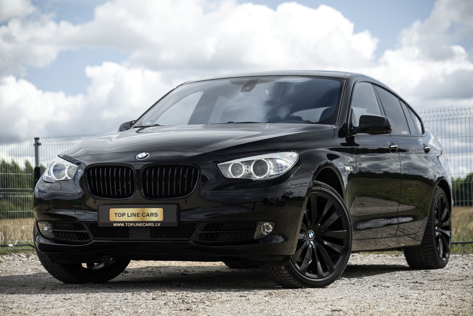 
								BMW GT 530D 180KW BLACK EDITION full									
