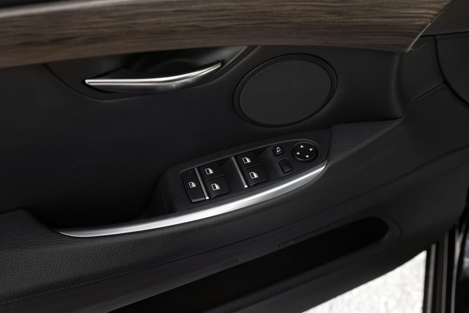 
								BMW GT 530D 180KW BLACK EDITION full									