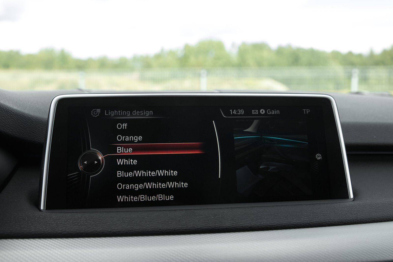 
								BMW X5 F15 3.0D 230KW M-SPORTPAKET full									