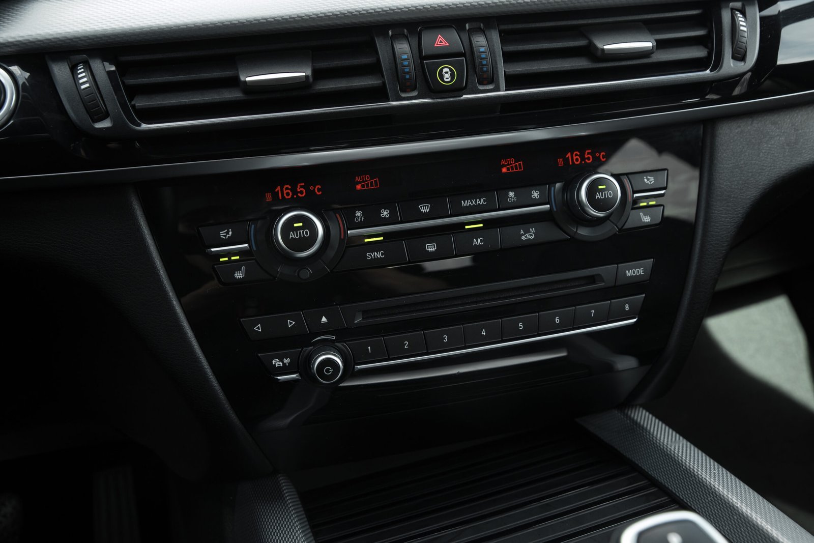 
								BMW X5 F15 3.0D 230KW M-SPORTPAKET full									