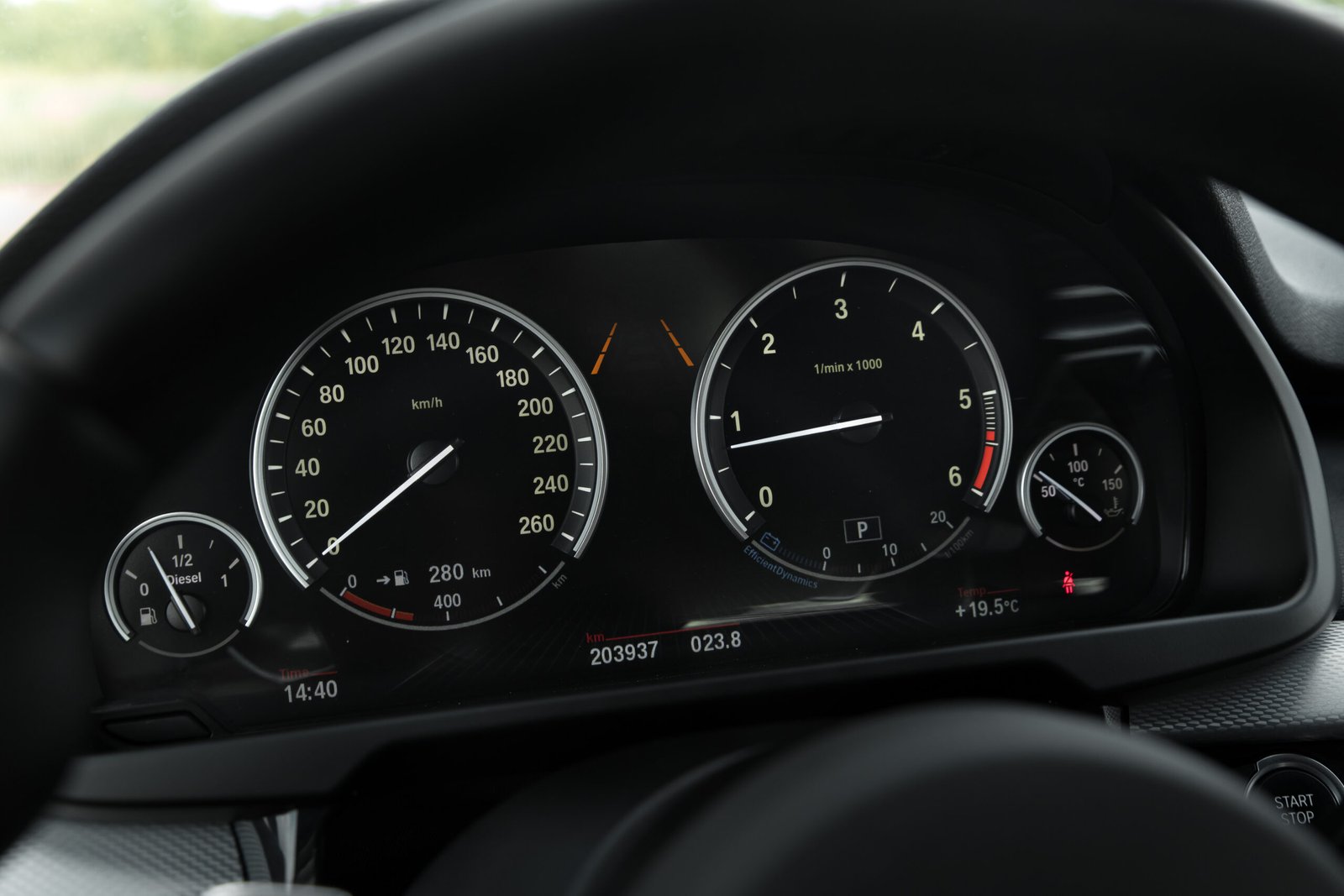 
								BMW X5 F15 3.0D 230KW M-SPORTPAKET full									