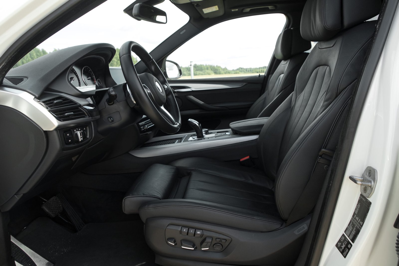 
								BMW X5 F15 3.0D 230KW M-SPORTPAKET full									