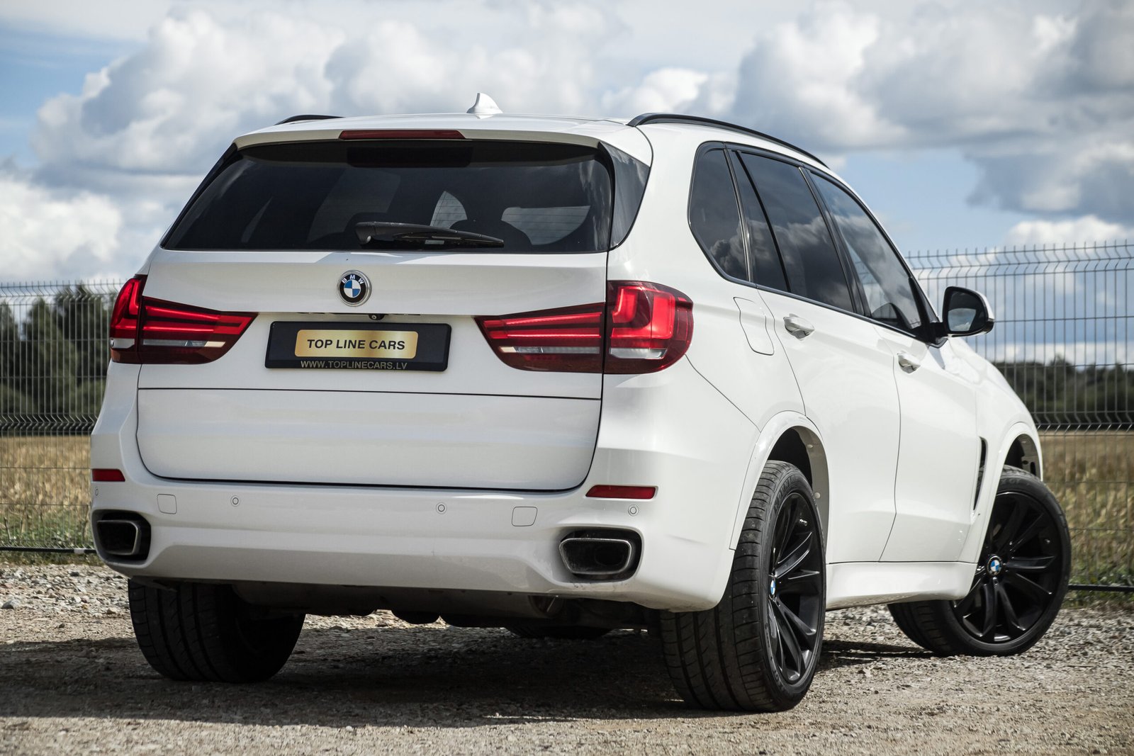 
								BMW X5 F15 3.0D 230KW M-SPORTPAKET full									