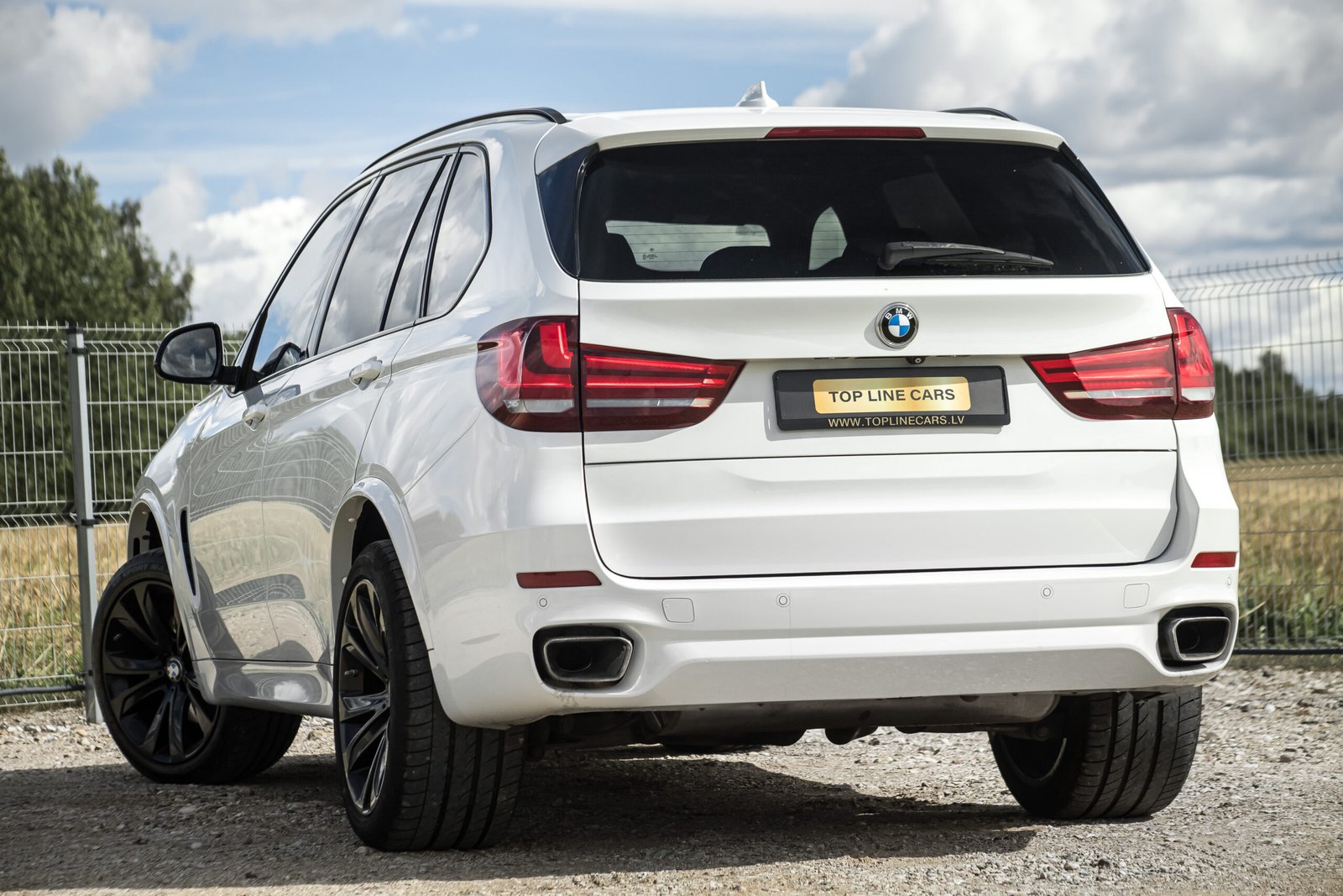 
								BMW X5 F15 3.0D 230KW M-SPORTPAKET full									