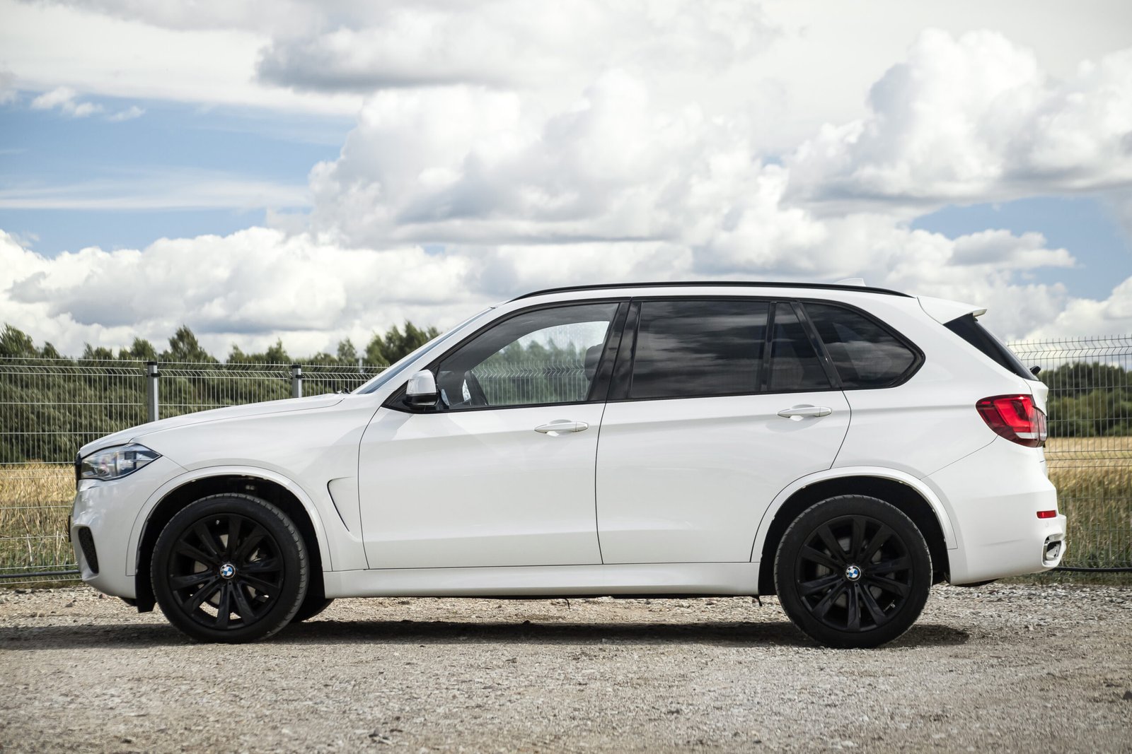 
								BMW X5 F15 3.0D 230KW M-SPORTPAKET full									