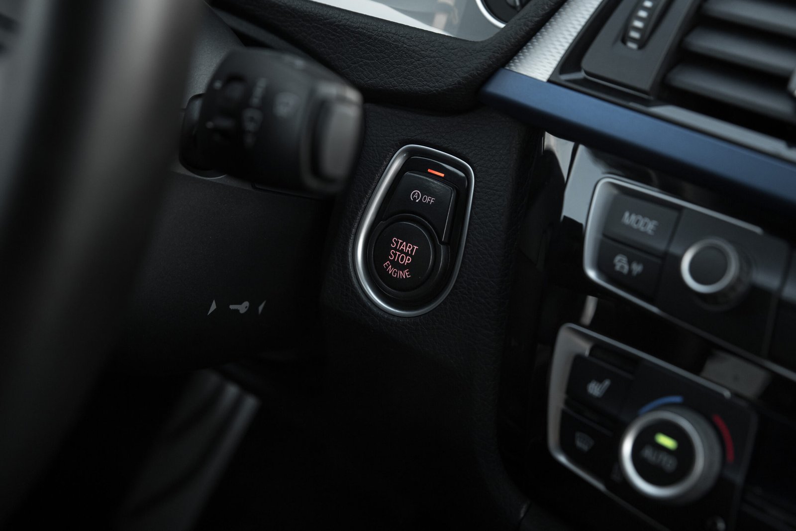 BMW 330D F31 3.0D 190KW M-SPORTPAKET full