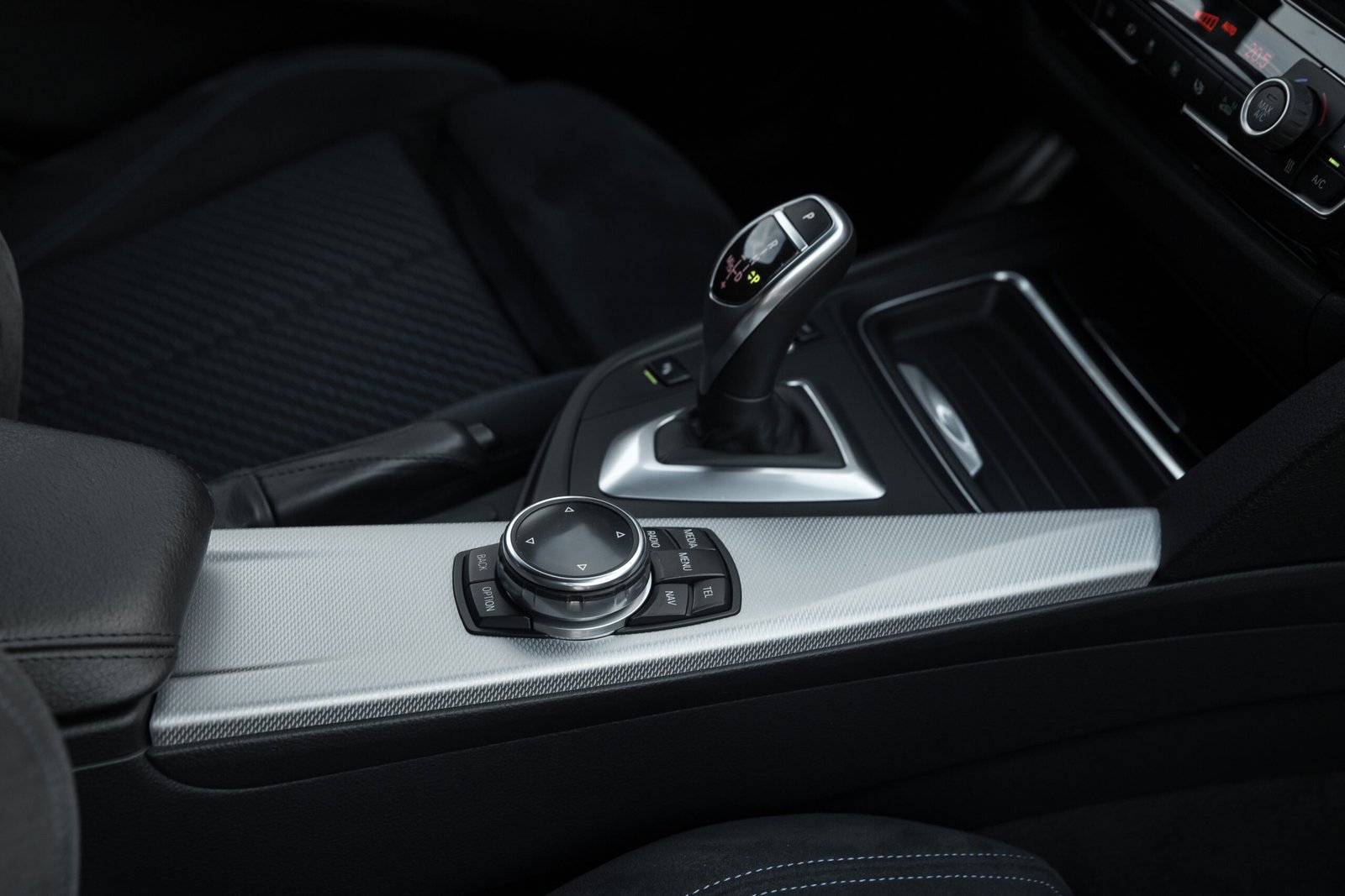 BMW 330D F31 3.0D 190KW M-SPORTPAKET full