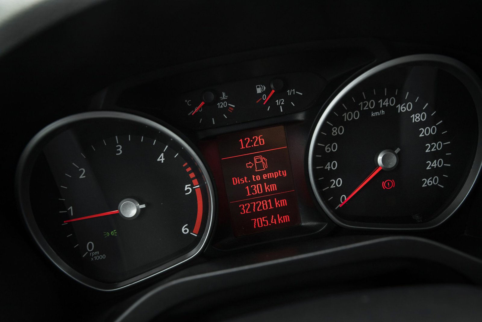 
								FORD GALAXY TITANIUM 2.0D 100KW full									