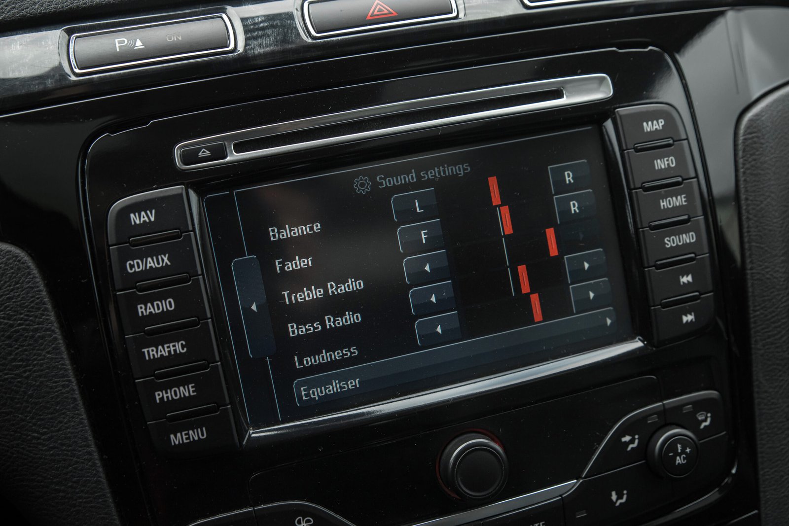 
								FORD GALAXY TITANIUM 2.0D 100KW full									