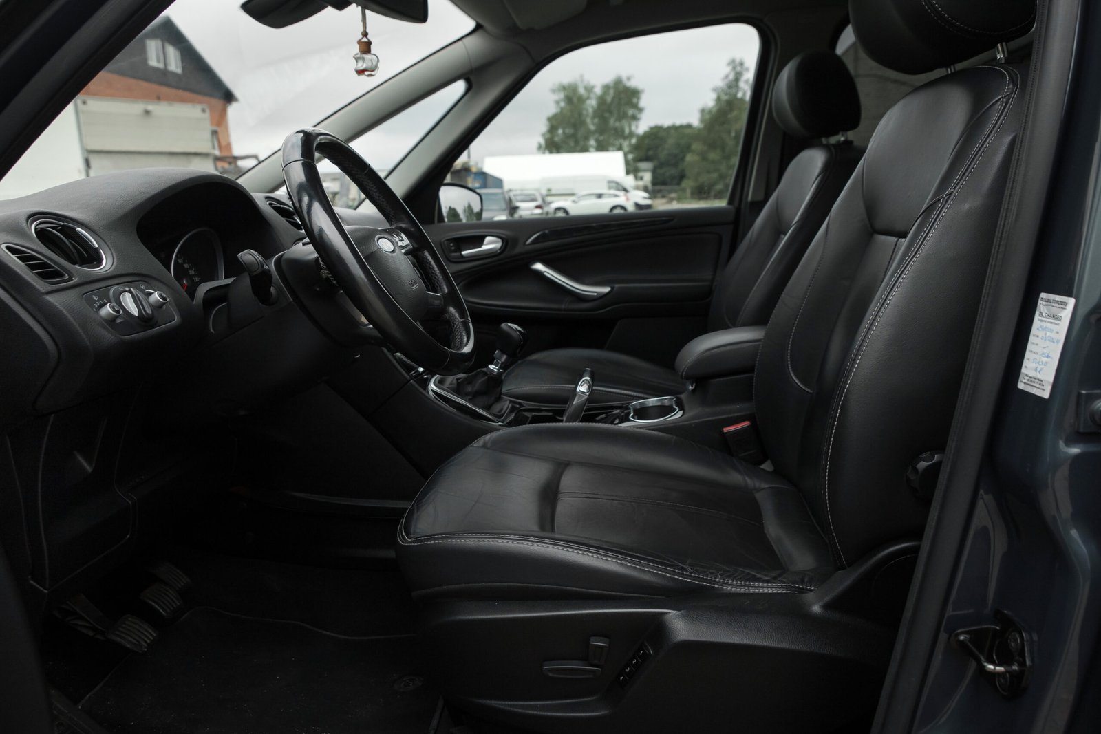 
								FORD GALAXY TITANIUM 2.0D 100KW full									