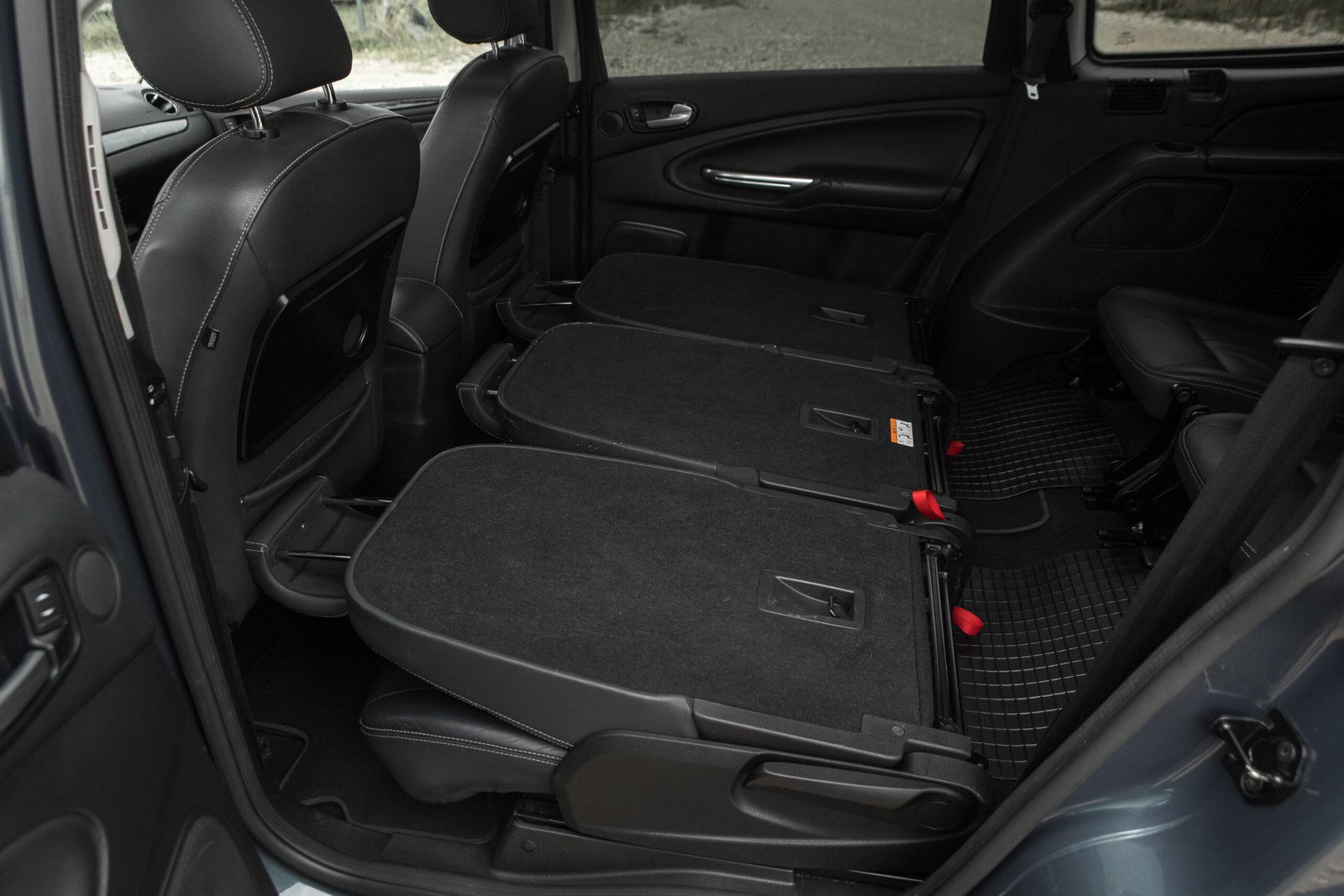 
								FORD GALAXY TITANIUM 2.0D 100KW full									