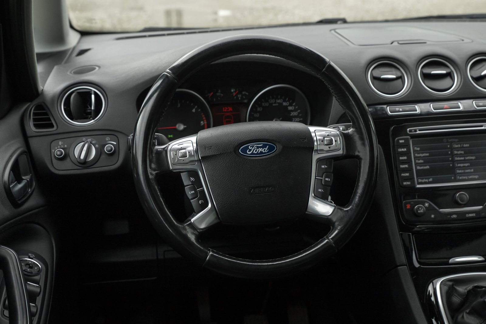 
								FORD GALAXY TITANIUM 2.0D 100KW full									