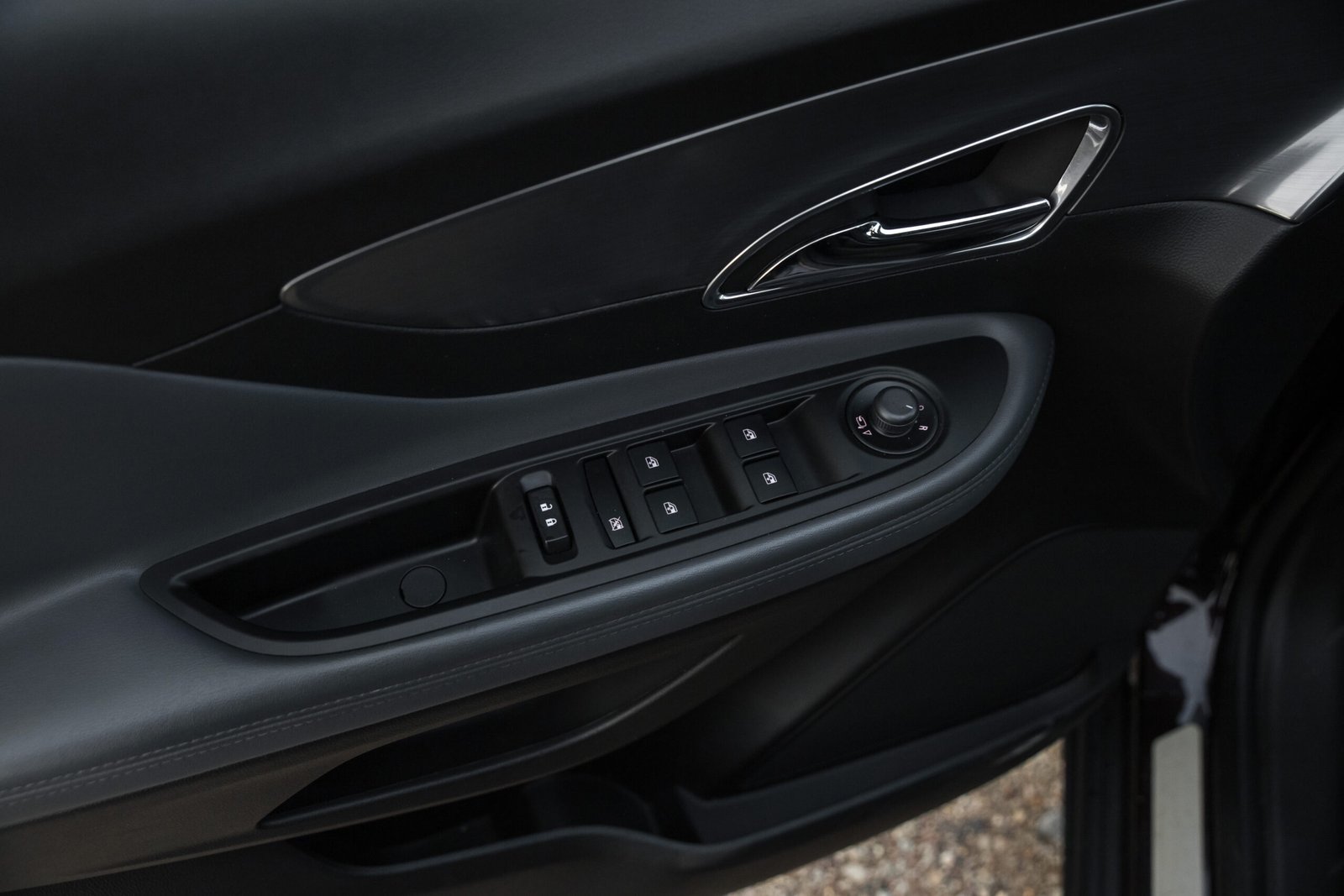 
								OPEL MOKKA COSMO 1.7D 96KW AUTOMĀTS full									