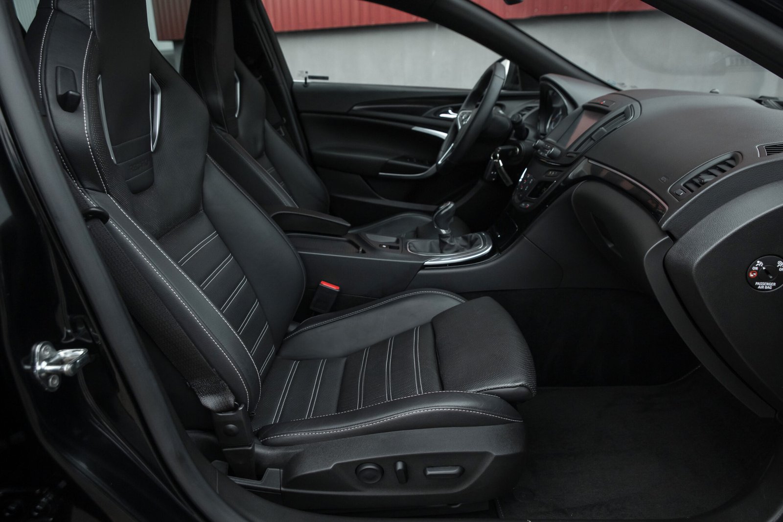 
								OPEL INSIGNIA FACELIFT OPC LINE 2.0D 125KW full									