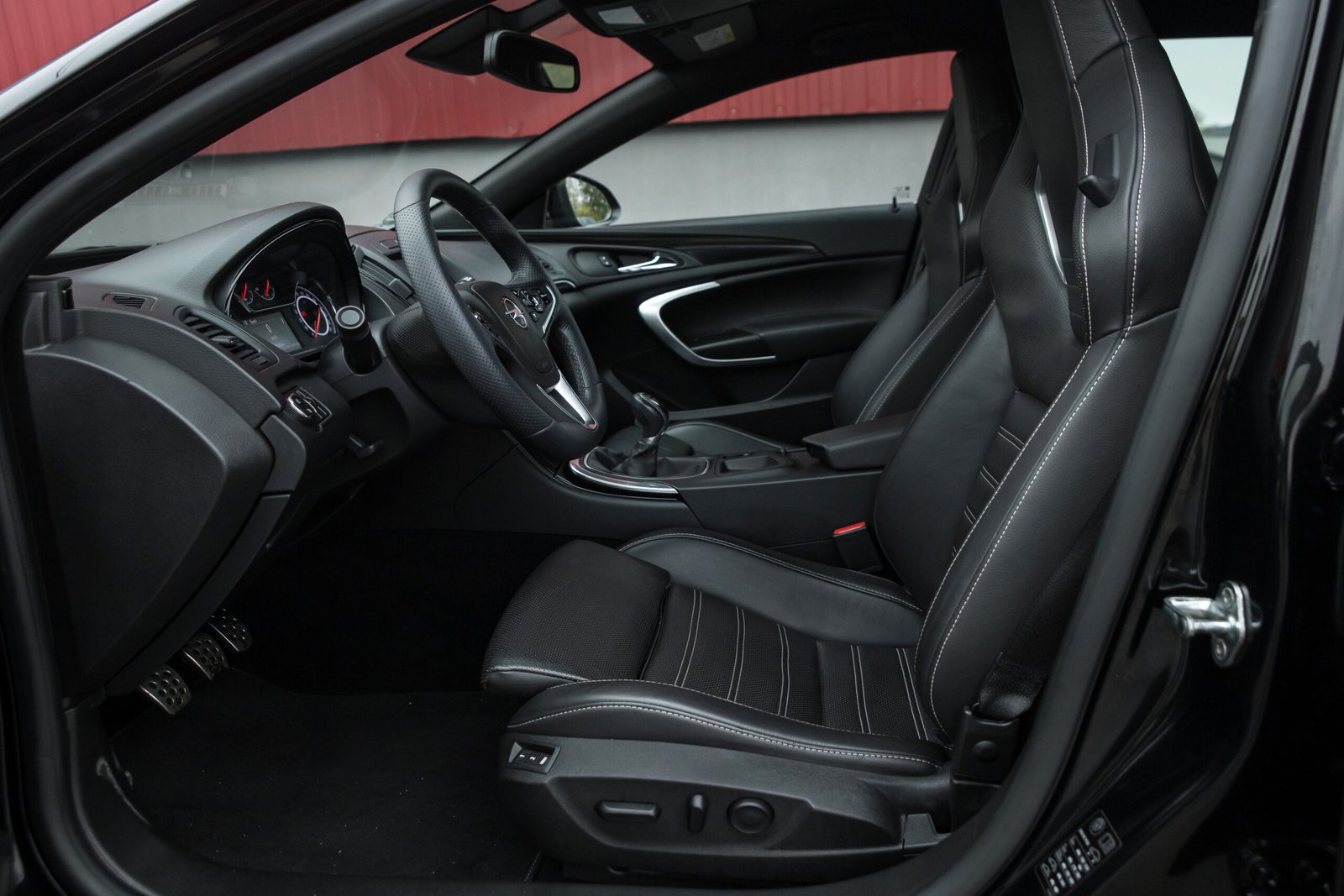 
								OPEL INSIGNIA FACELIFT OPC LINE 2.0D 125KW full									