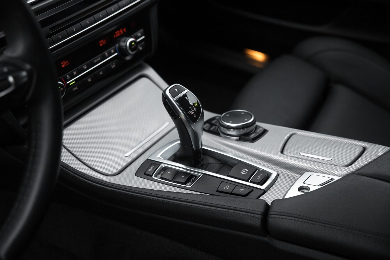 BMW F11 FACELIFT 3.0D 230KW M-SPORTPAKET full