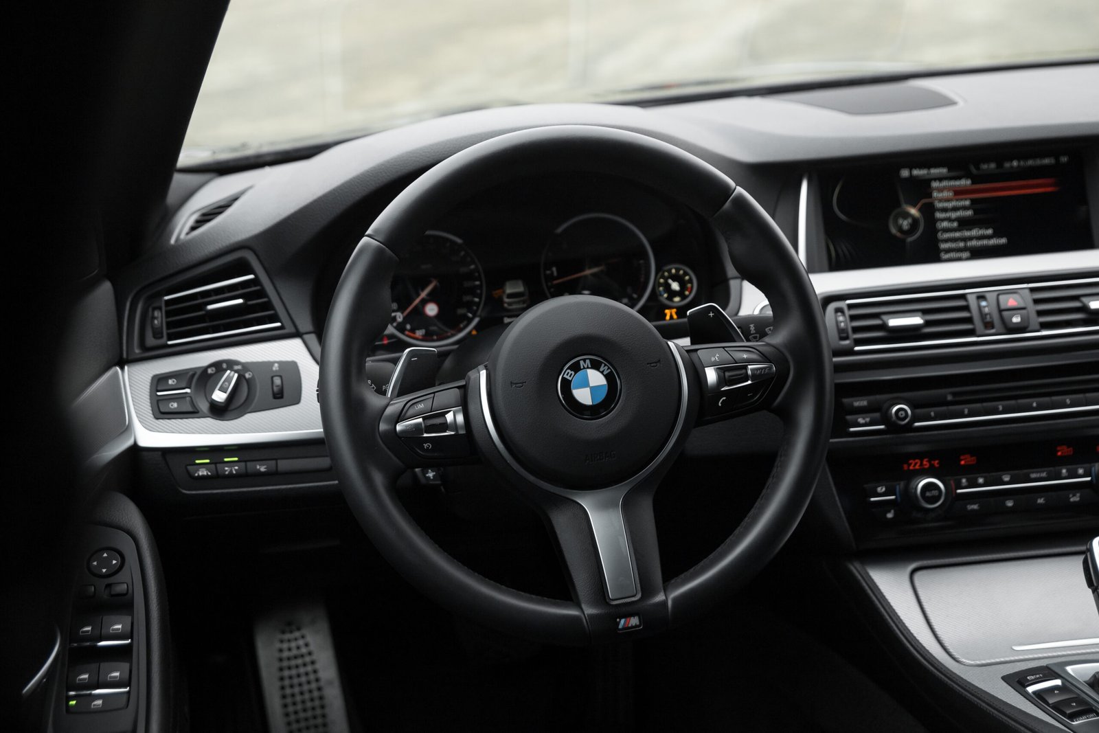 BMW F11 FACELIFT 3.0D 230KW M-SPORTPAKET full