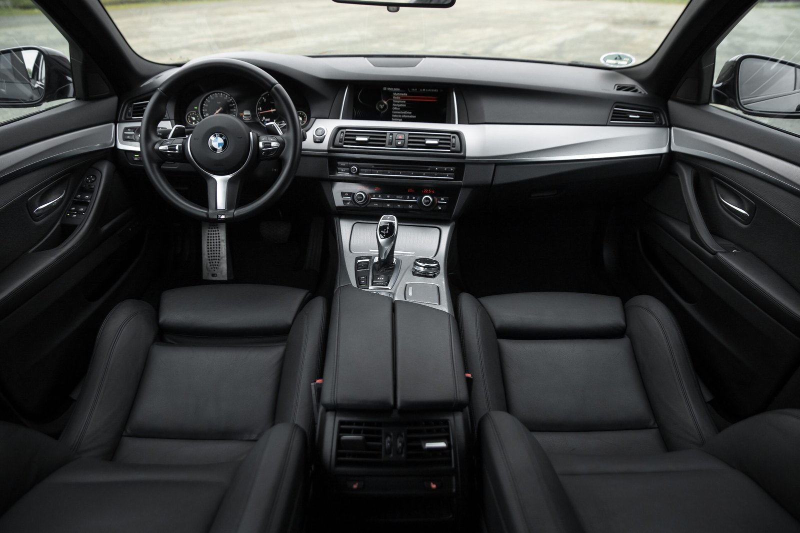 BMW F11 FACELIFT 3.0D 230KW M-SPORTPAKET full