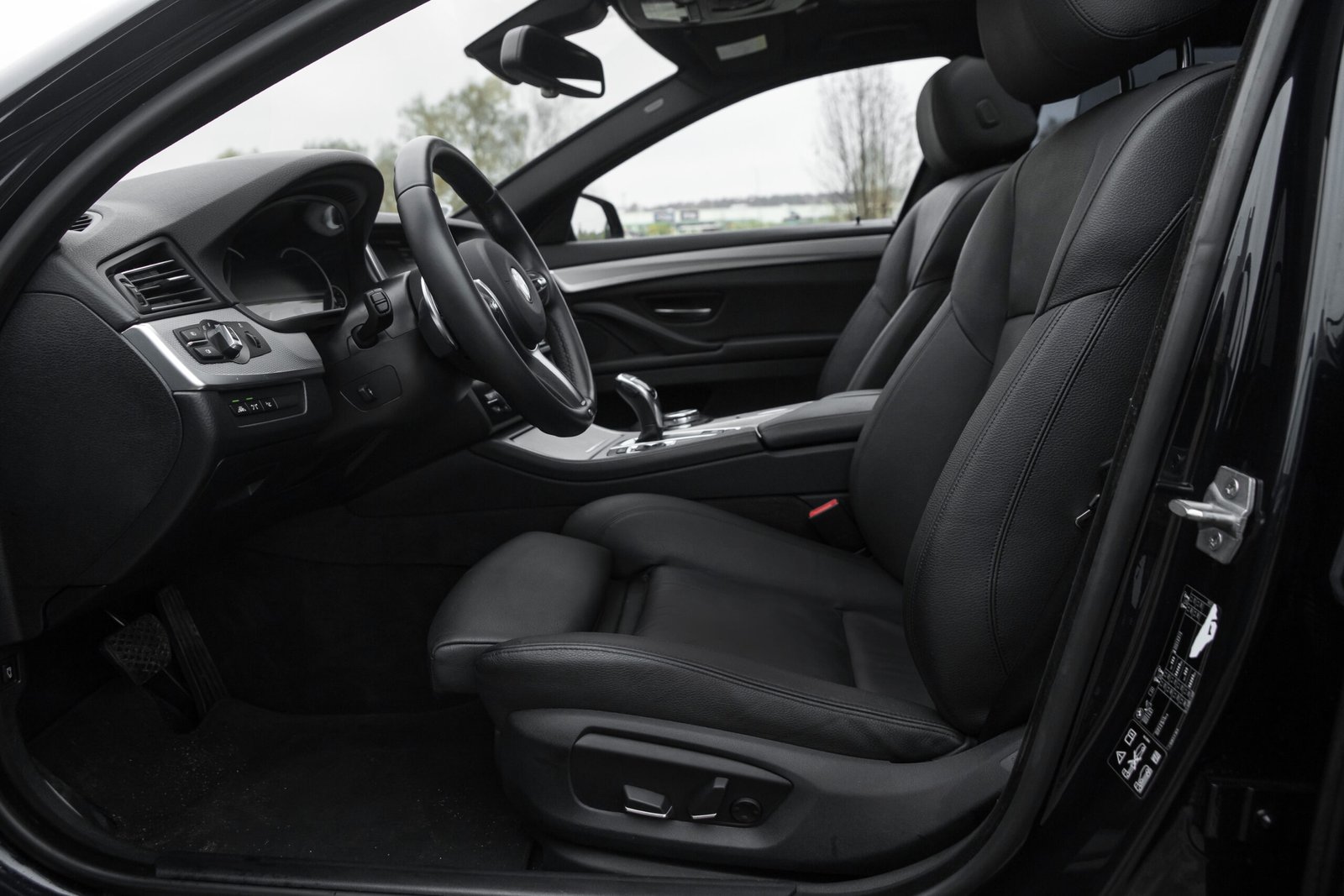 BMW F11 FACELIFT 3.0D 230KW M-SPORTPAKET full