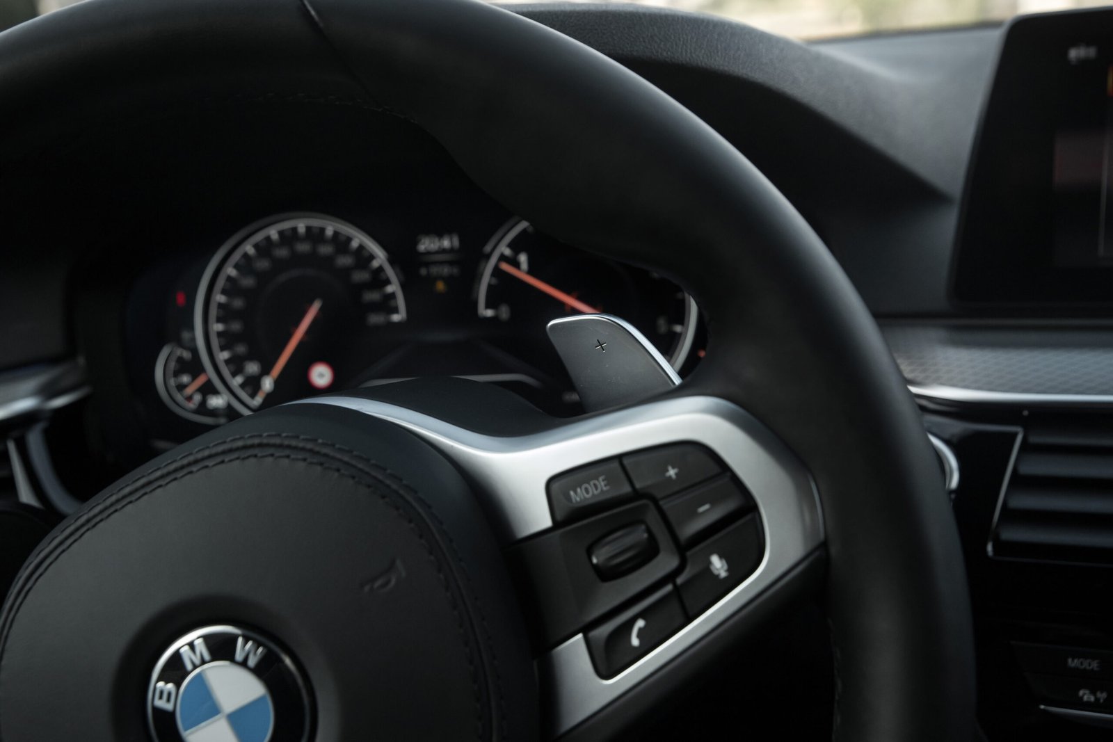 
								BMW 520D G30 2.0D 140KW M-SPORTPAKET full									