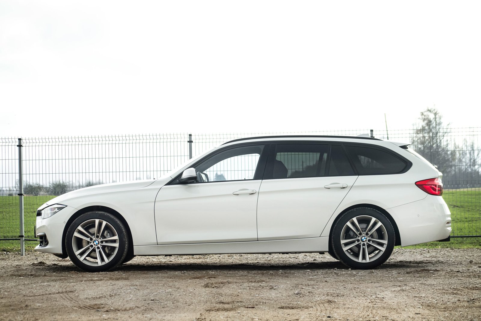 
								BMW 335D F31 3.0D 230KW FACELIFT full									