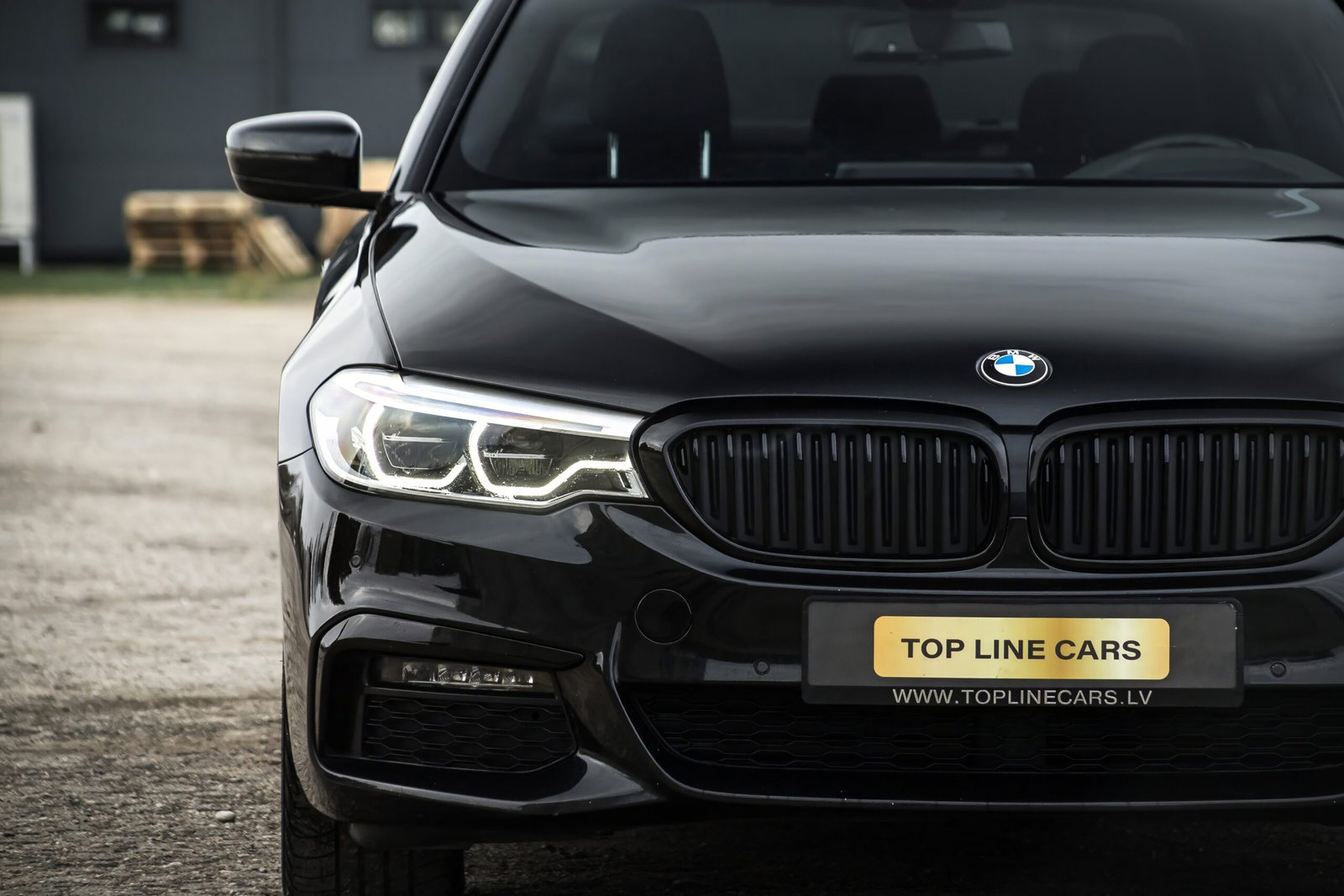 
								BMW 520D G30 2.0D 140KW M-SPORTPAKET full									