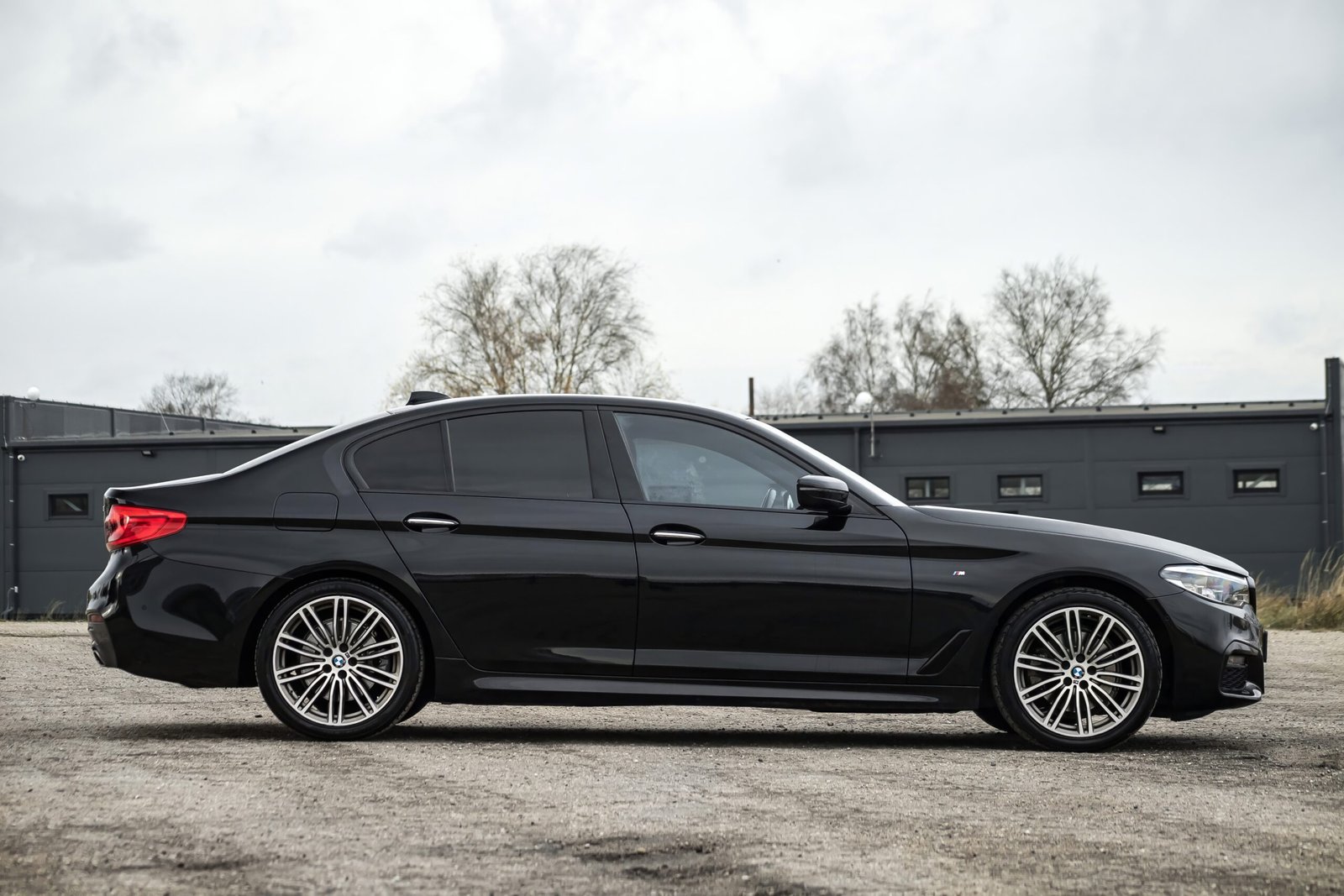
								BMW 520D G30 2.0D 140KW M-SPORTPAKET full									