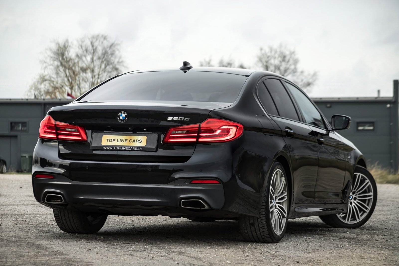 
								BMW 520D G30 2.0D 140KW M-SPORTPAKET full									