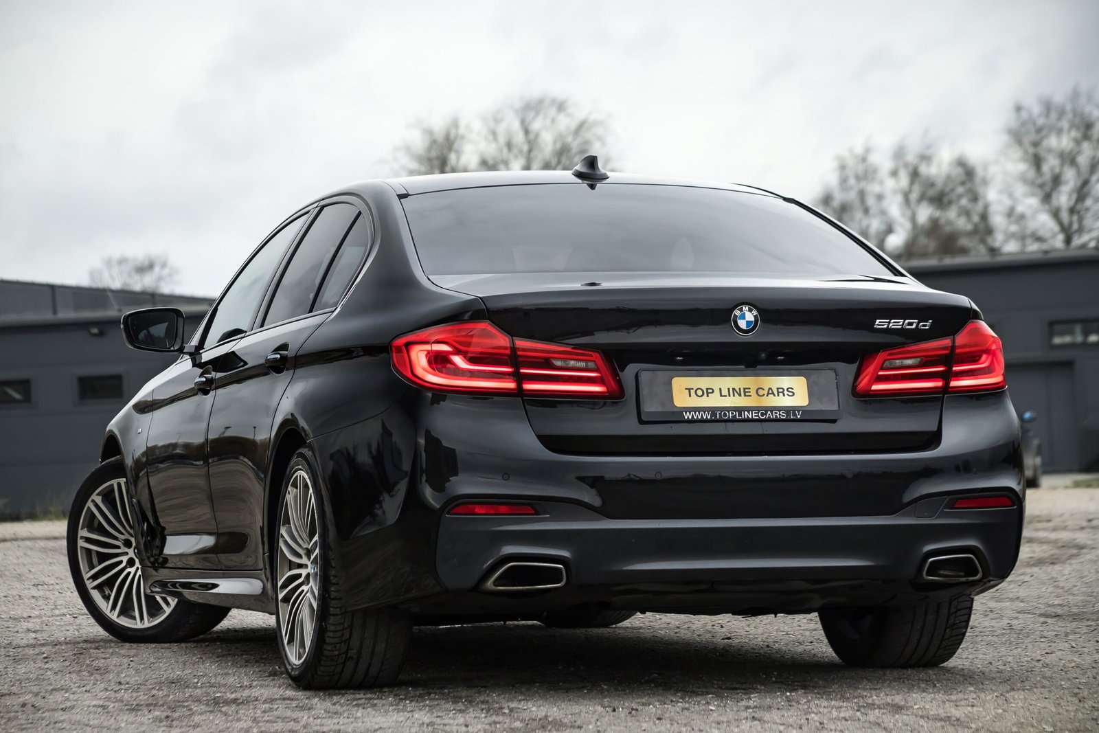 
								BMW 520D G30 2.0D 140KW M-SPORTPAKET full									