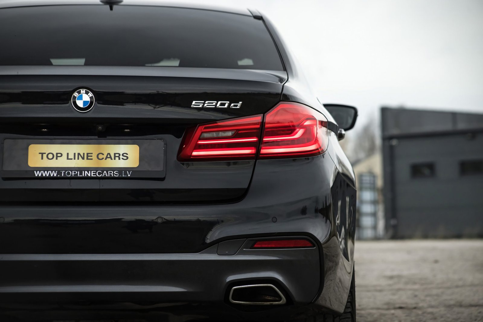 
								BMW 520D G30 2.0D 140KW M-SPORTPAKET full									