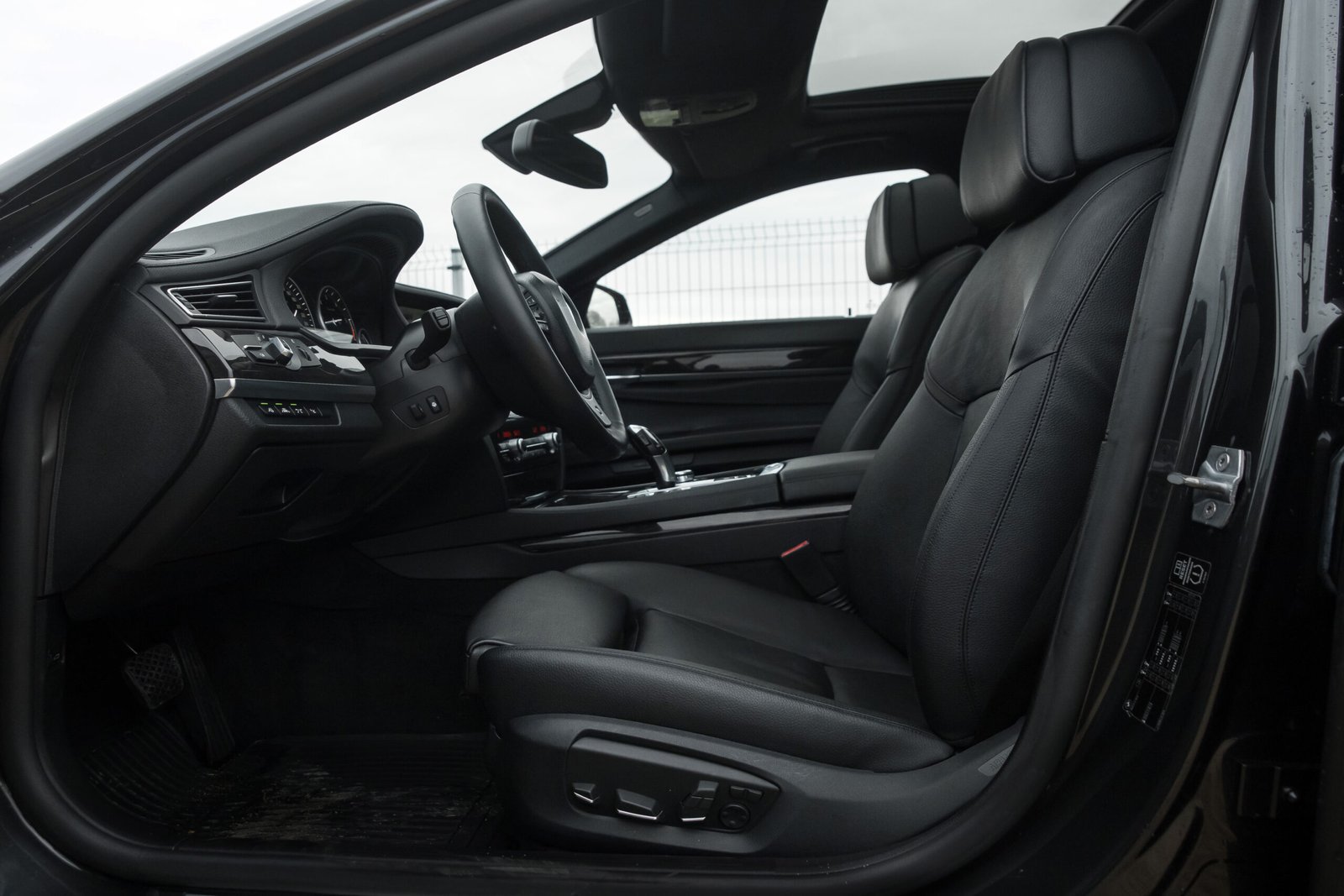 BMW 730D F01 30D 190KW M-SPORTPAKET FACELIFT full