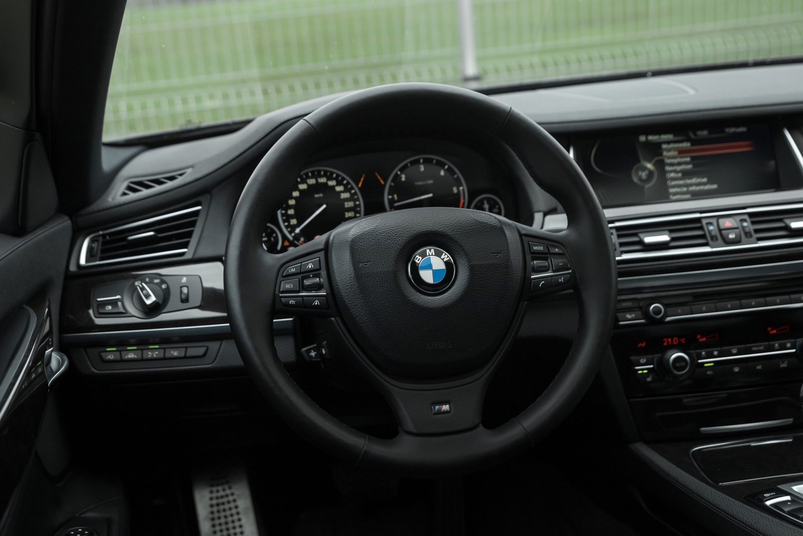 BMW 730D F01 30D 190KW M-SPORTPAKET FACELIFT full