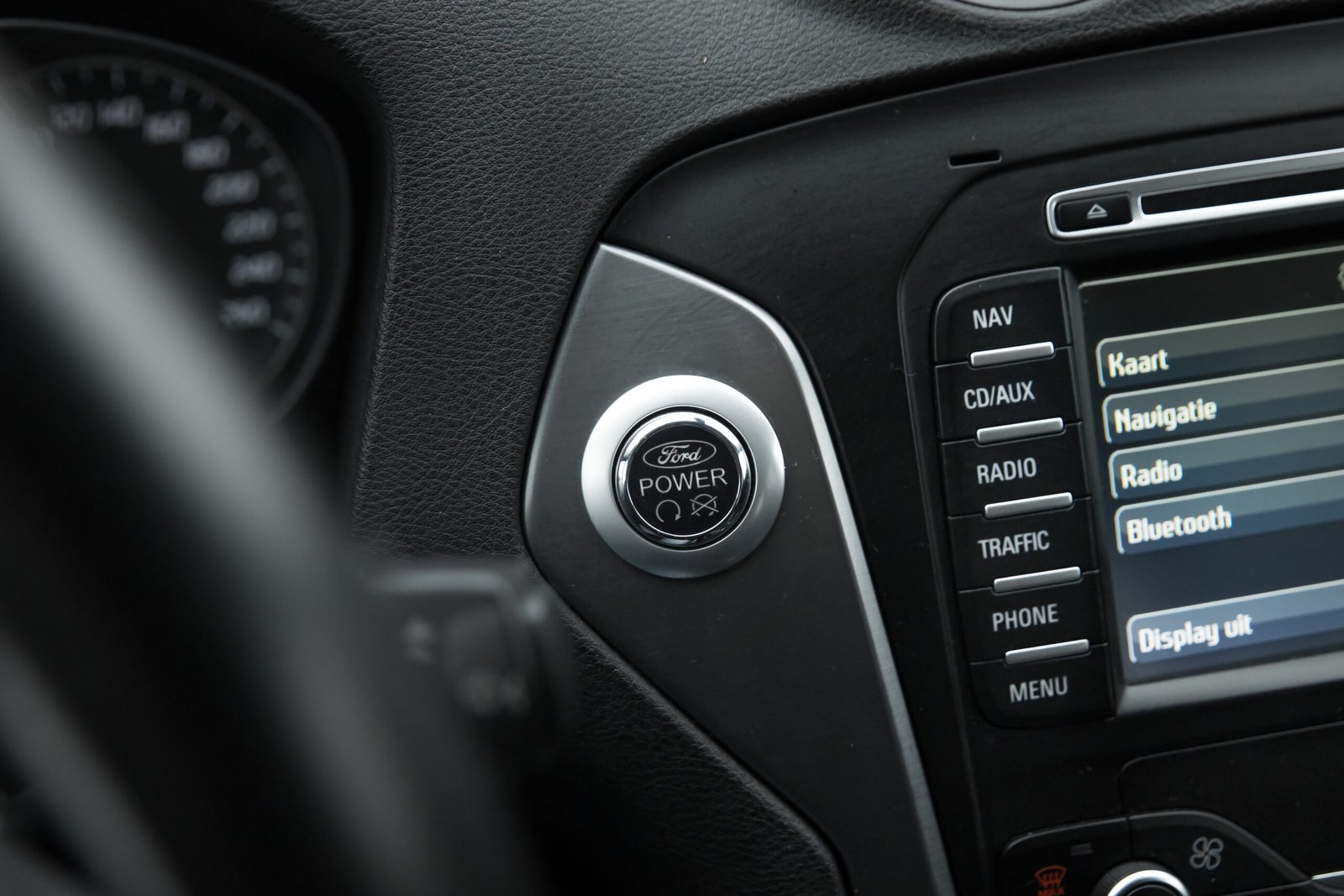 
								FORD MONDEO TITANIUM 1.6D 85KW FACELIFT full									