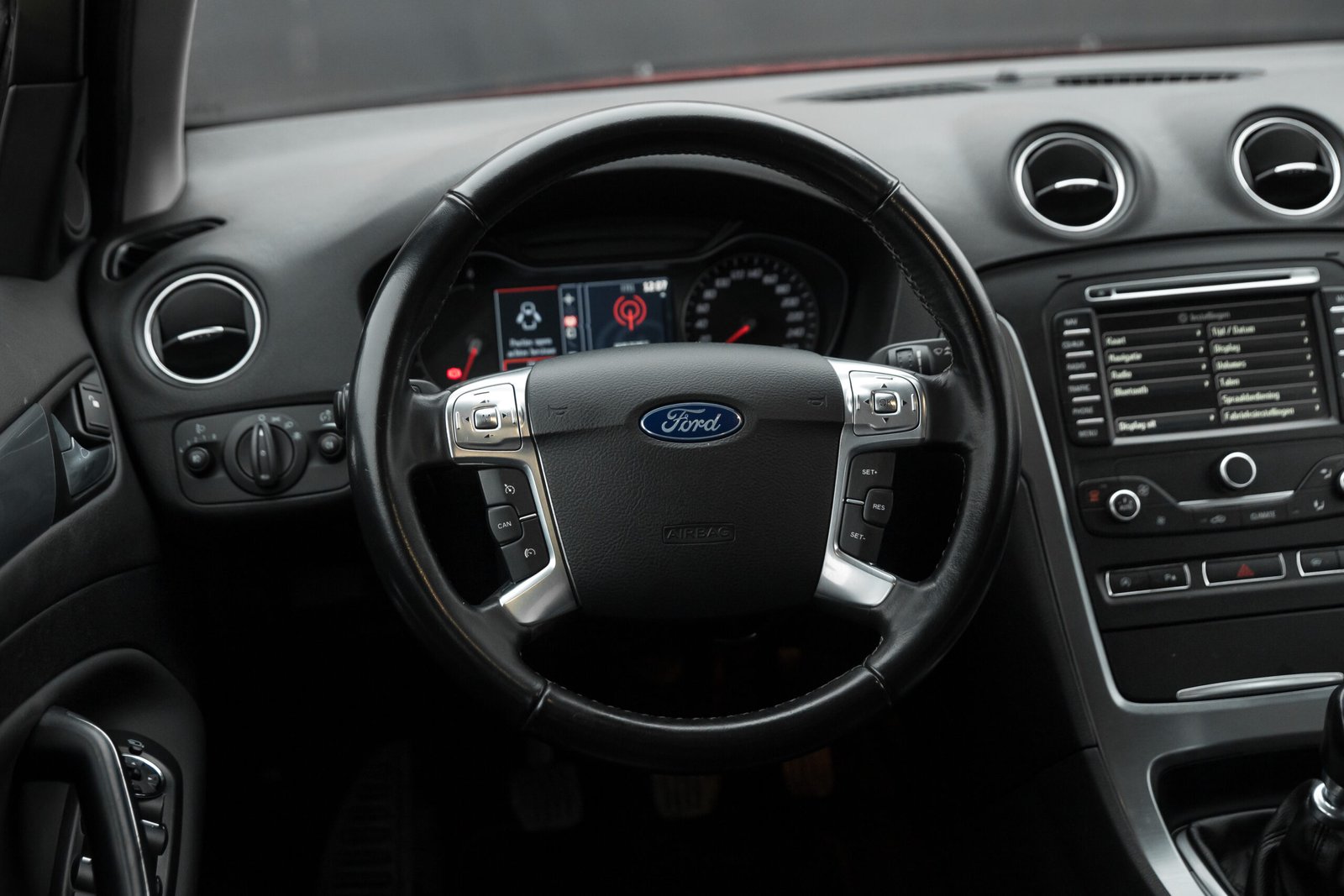 
								FORD MONDEO TITANIUM 1.6D 85KW FACELIFT full									