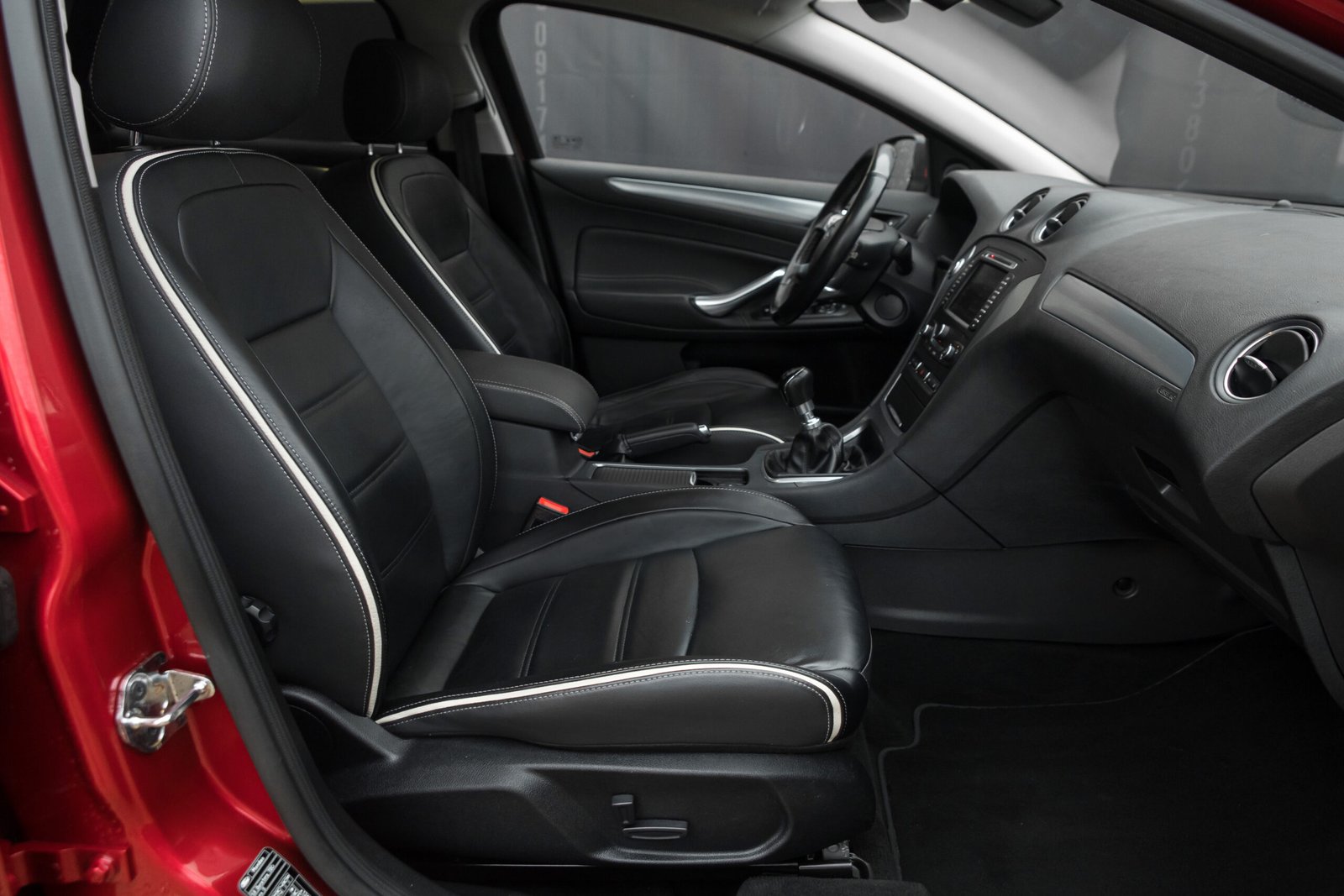 
								FORD MONDEO TITANIUM 1.6D 85KW FACELIFT full									