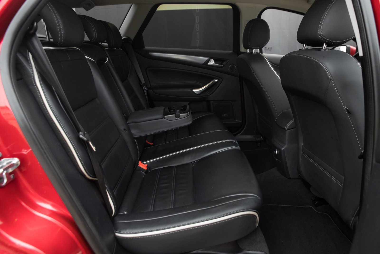 
								FORD MONDEO TITANIUM 1.6D 85KW FACELIFT full									