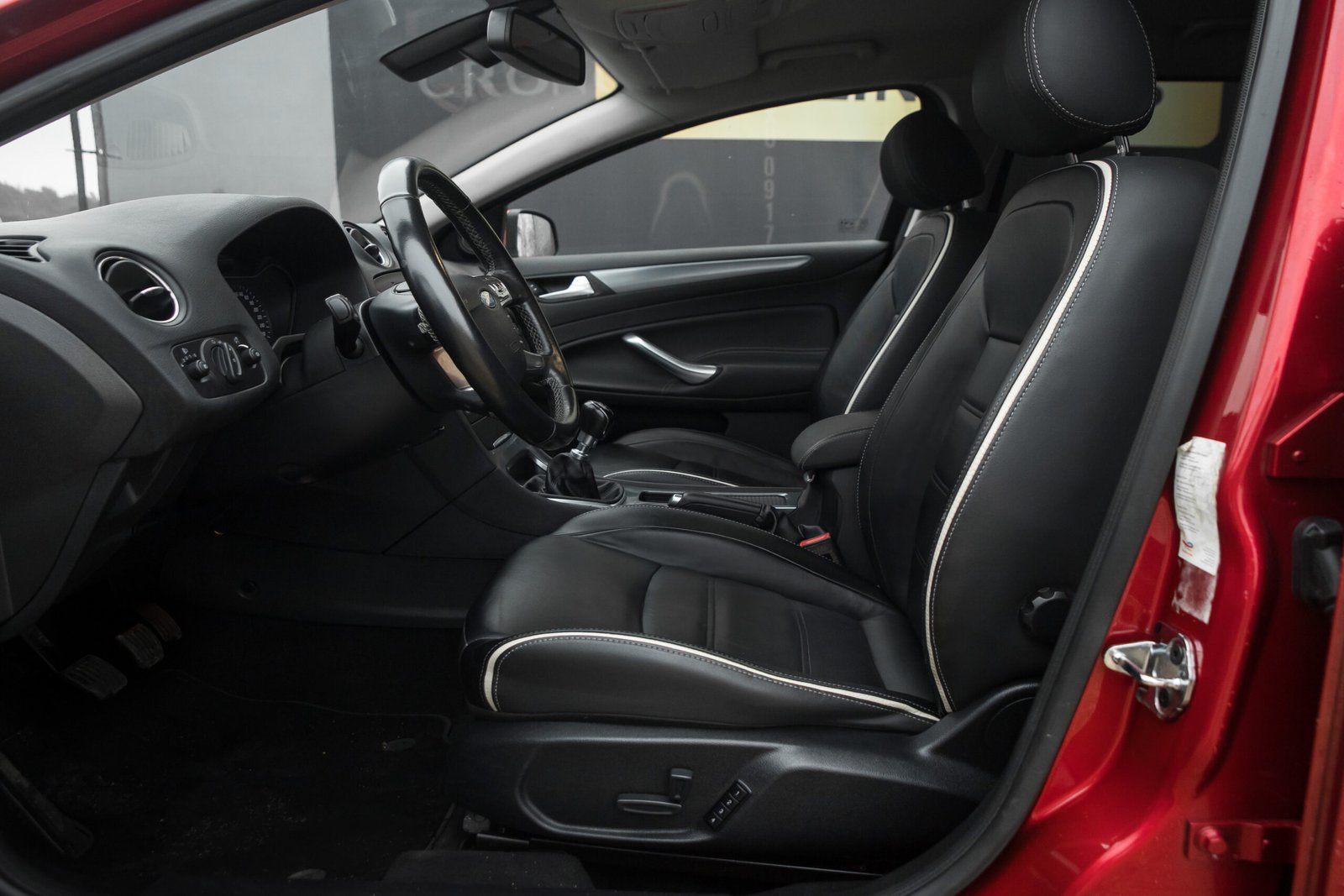 
								FORD MONDEO TITANIUM 1.6D 85KW FACELIFT full									