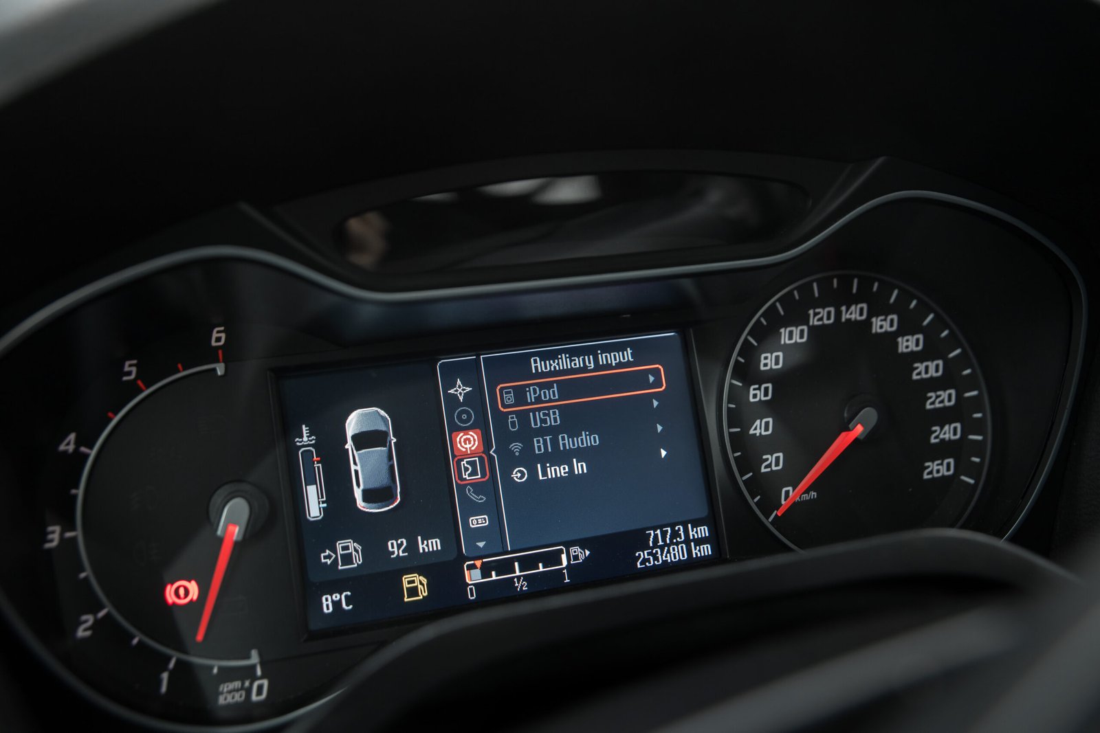 
								FORD GALAXY 2.0D 100KW TITANIUM LAST EDITION full									