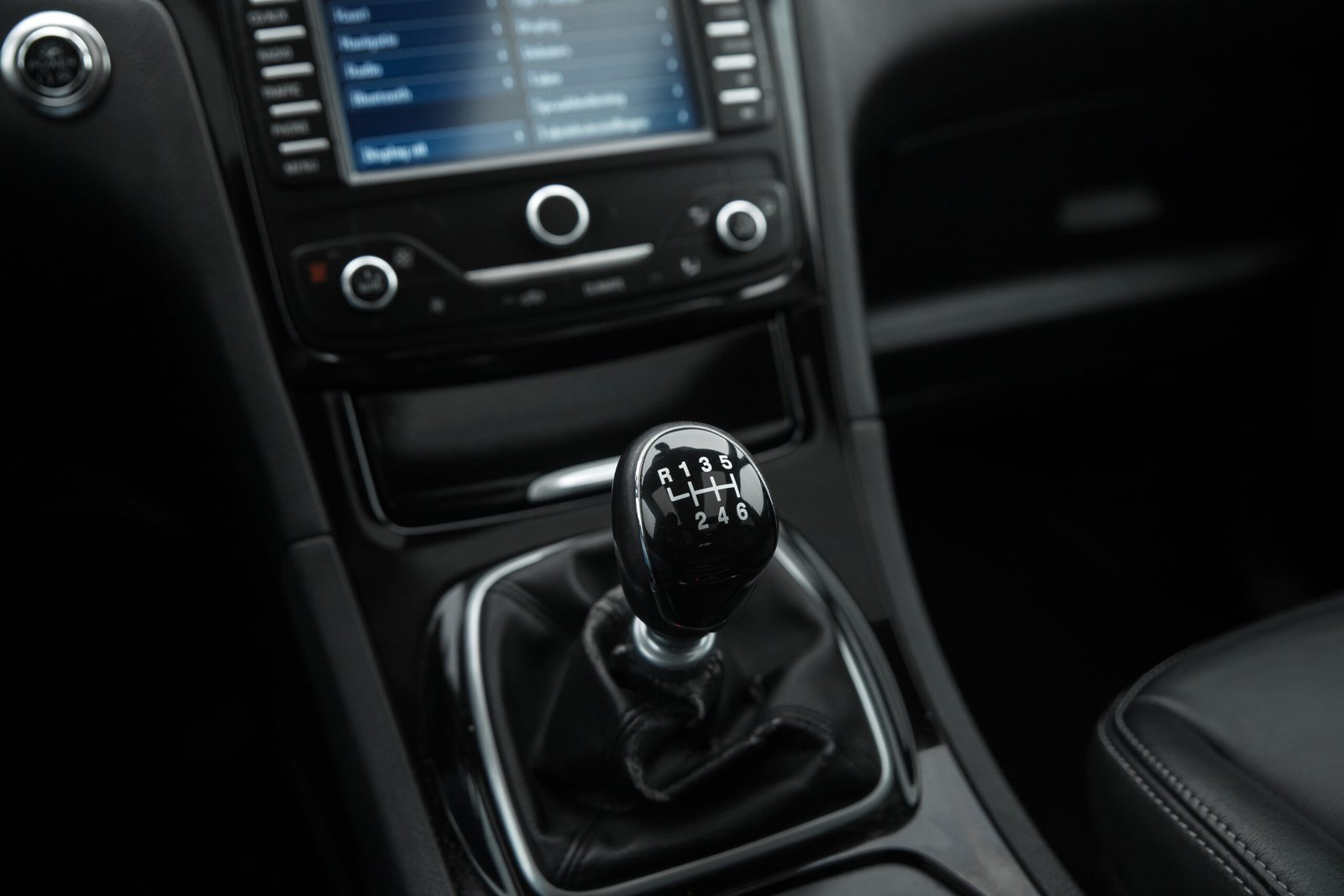 
								FORD GALAXY 2.0D 100KW TITANIUM LAST EDITION full									