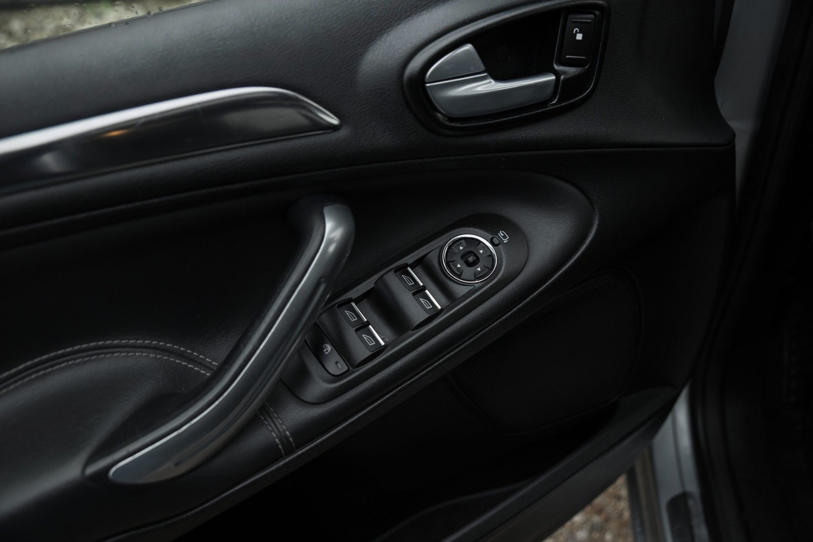 
								FORD GALAXY 2.0D 100KW TITANIUM LAST EDITION full									